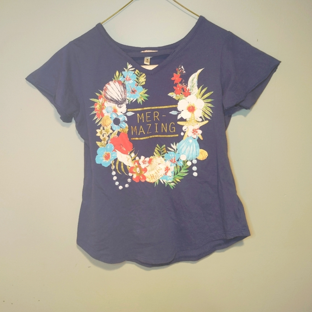 T shirt girls size medium